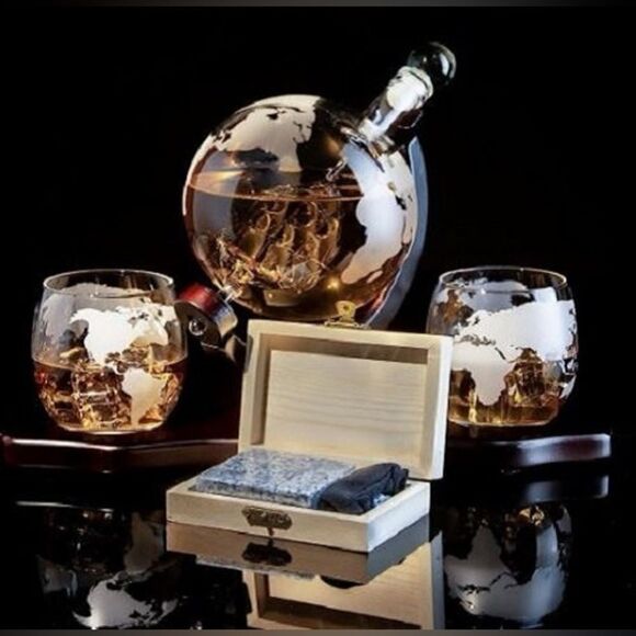 The Wine Savant Whiskey Decanter Globe Set with 2 Etched Whiskey Glasses - Picture 3 of 8